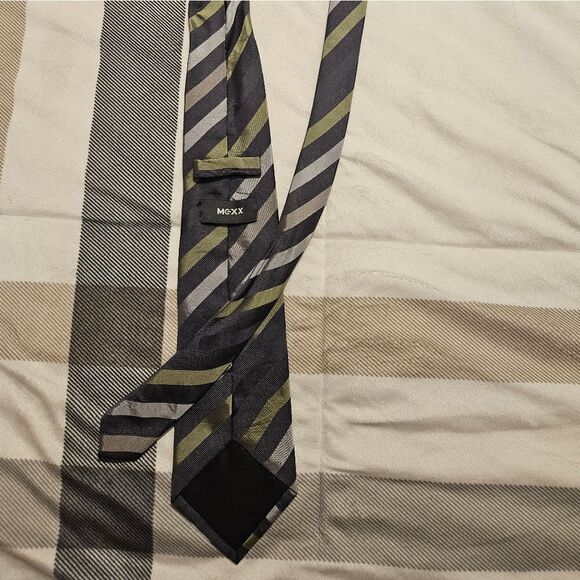 Mexx men tie green and gray stripes 100% silk unworn brand new soft classic gift - Picture 3 of 3